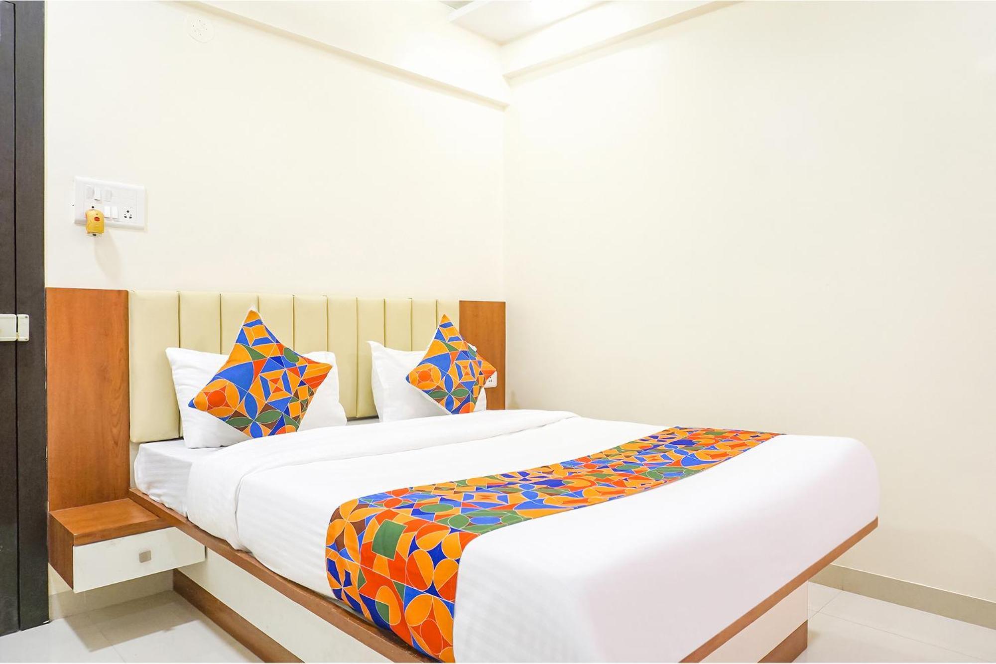 Fabhotel Majestic Luxurious - Nr Rajaram Bhiku Pathare Stadium Πούνε Εξωτερικό φωτογραφία