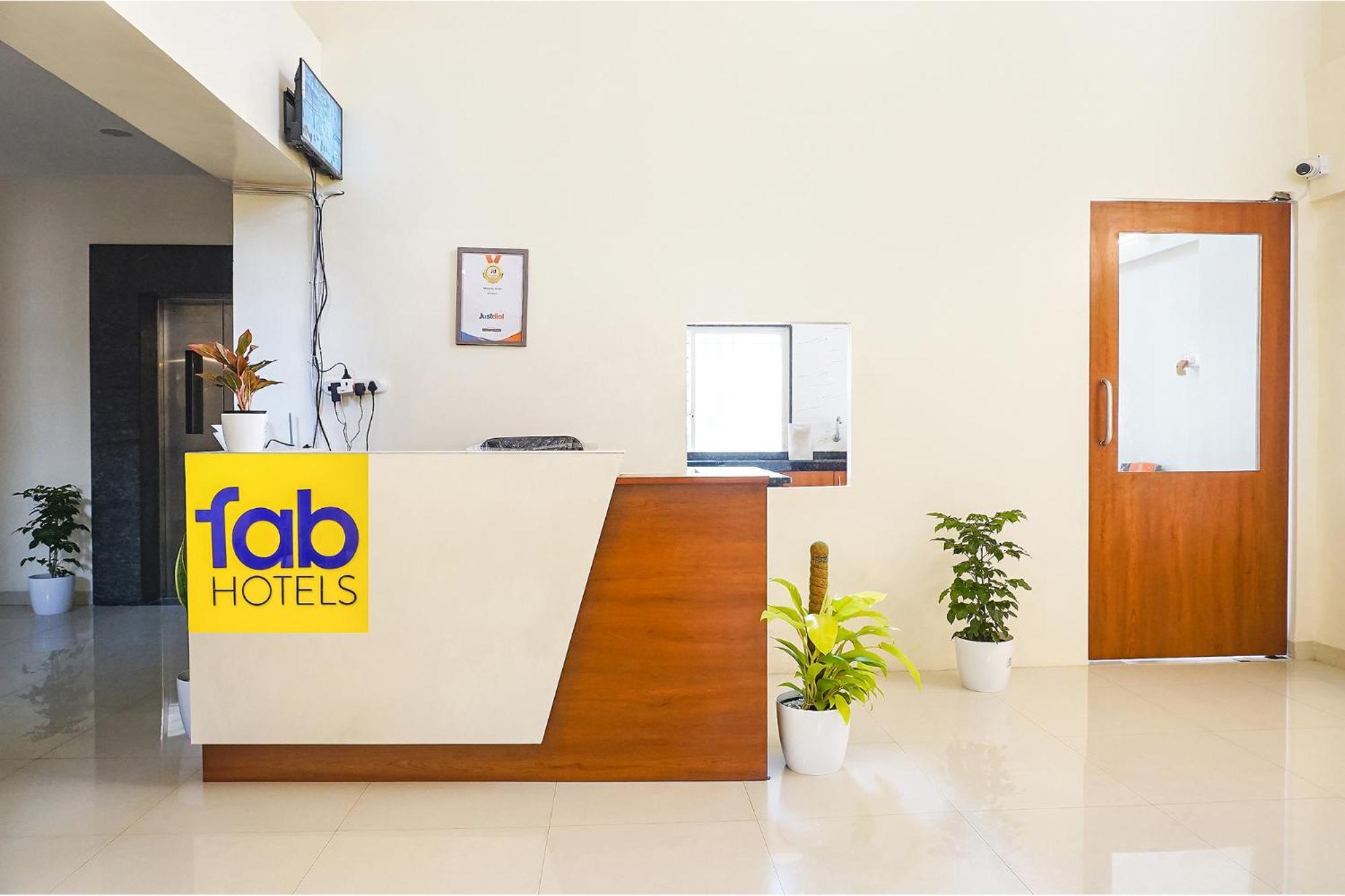 Fabhotel Majestic Luxurious - Nr Rajaram Bhiku Pathare Stadium Πούνε Εξωτερικό φωτογραφία
