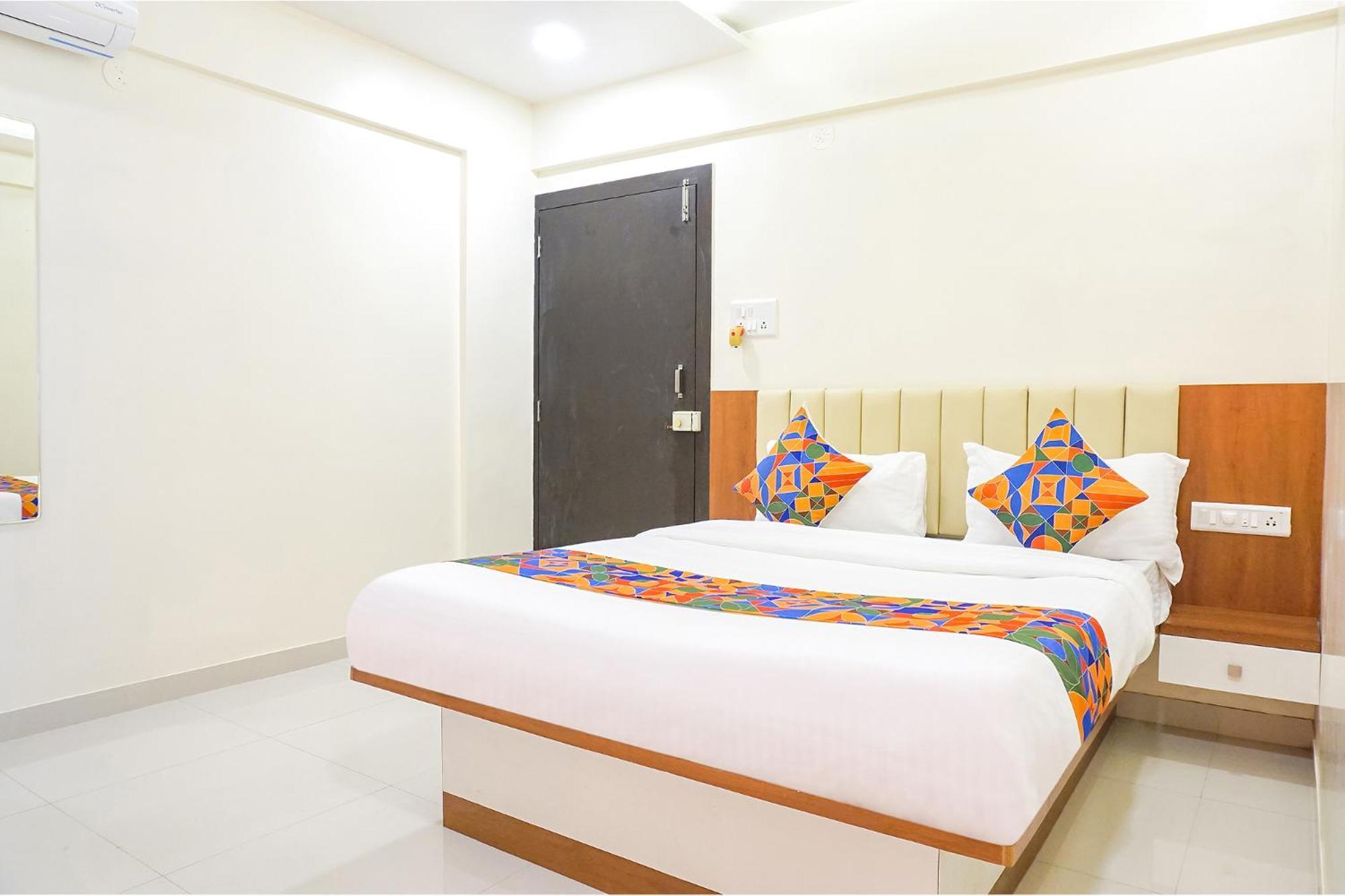 Fabhotel Majestic Luxurious - Nr Rajaram Bhiku Pathare Stadium Πούνε Εξωτερικό φωτογραφία