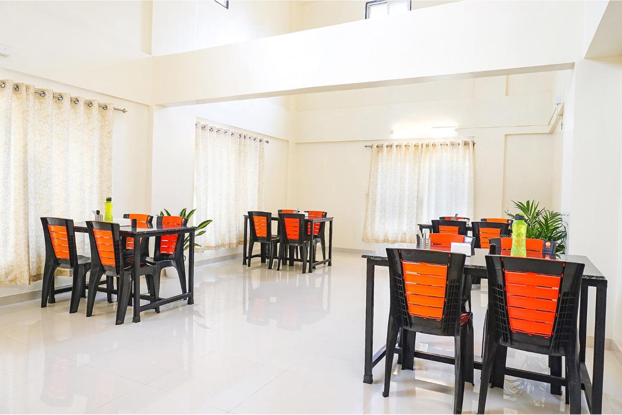 Fabhotel Majestic Luxurious - Nr Rajaram Bhiku Pathare Stadium Πούνε Εξωτερικό φωτογραφία